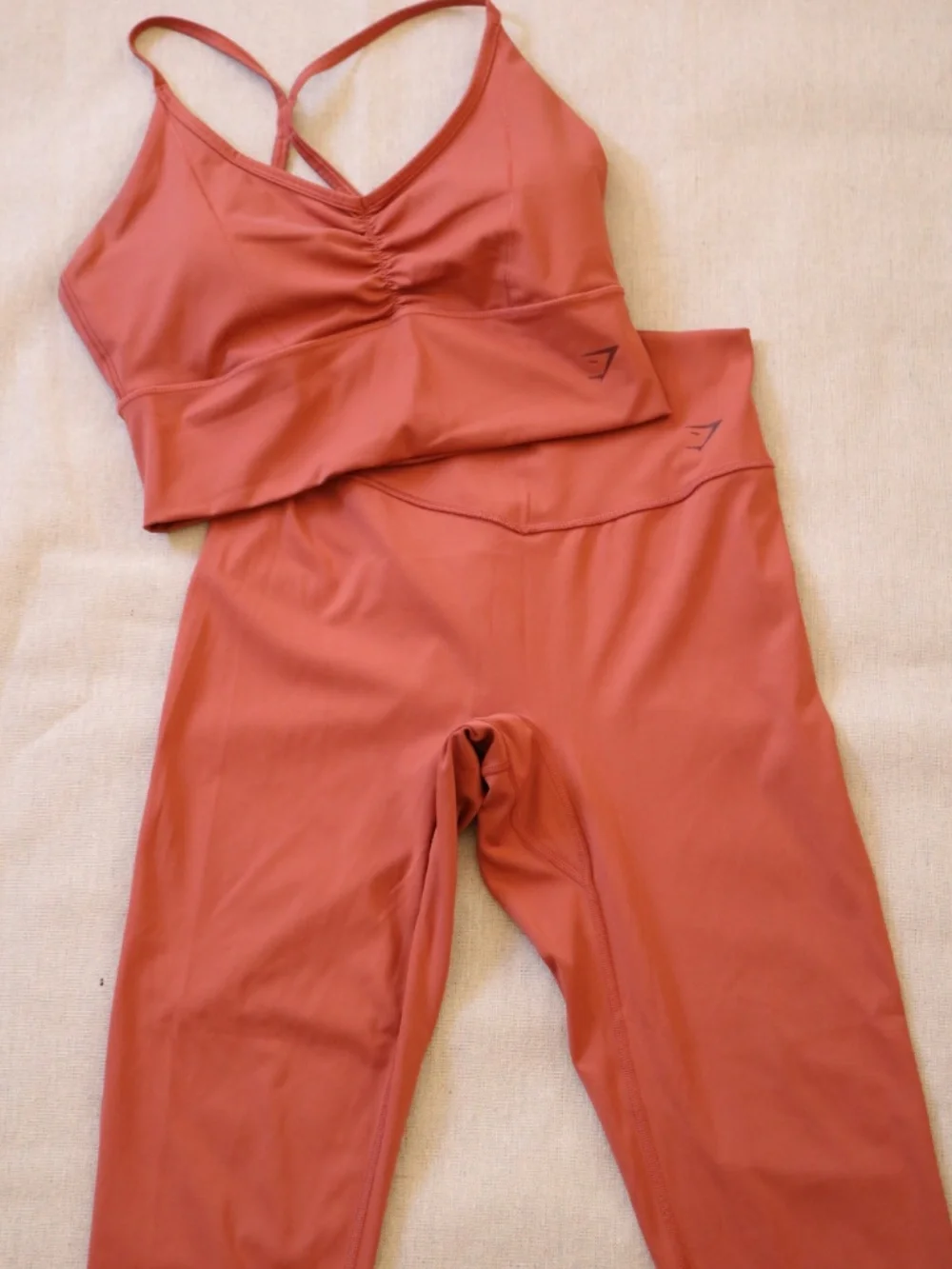 Gymshark Women's Medium Tomato Red 2-Piece Set High Waisted Leggings Ruched Bra